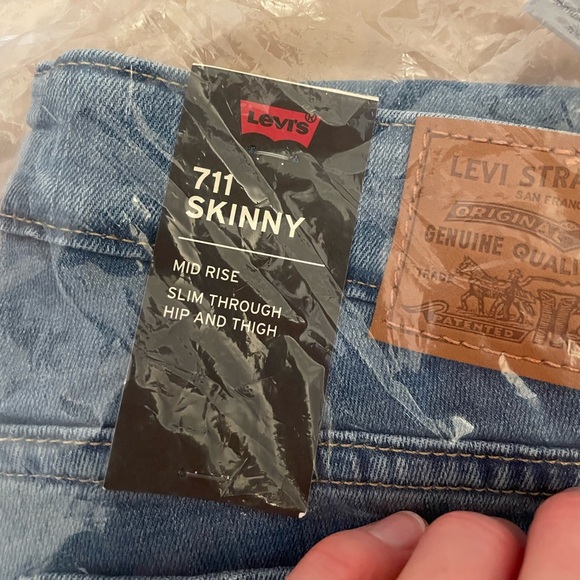 Levi’s 711 Skinny Jeans - Picture 2 of 8